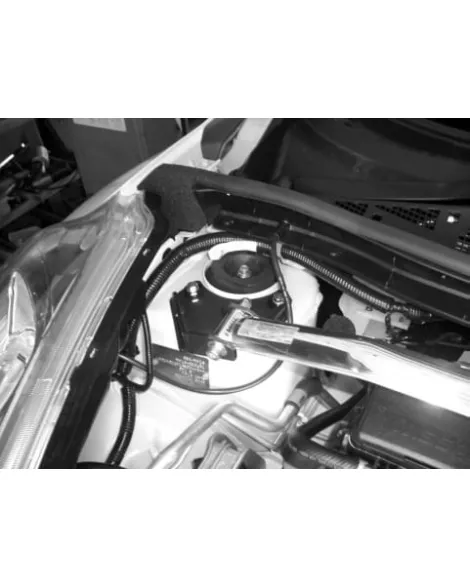 Nissan Juke F15 11-16 Cusco Front Strut Brace