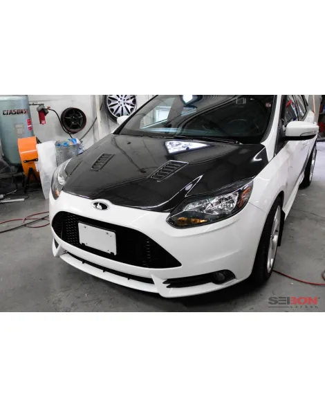 Ford Focus 2012-2013 Seibon Carbon RS-style carbon fibre bonnet Ford Focus 2012-2013 Seibon Carbon RS-style carbon fibre bonnet
