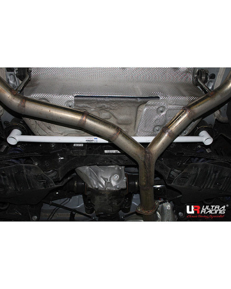Ultra Racing Rear Lower Brace BMW F20 120d 11-15 Ultra Racing Rear Lower Brace BMW F20 120d 11-15