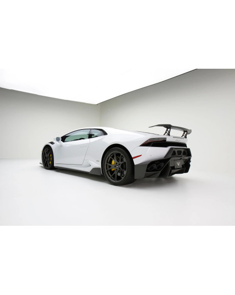 Lamborghini Huracan Vorsteiner Novara Edizione Aero Rear Bumper w/Carbon Fiber Rear Diffuser Lamborghini Huracan Vorsteiner Novara Edizione Aero Rear Bumper w/Carbon Fiber Rear Diffuser